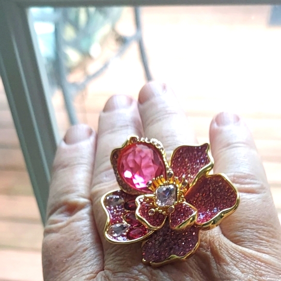 🎄RARE .Idyllia cocktail ringPavé, Flower, Pink, Gold-tone plated. 8 - Picture 9 of 13